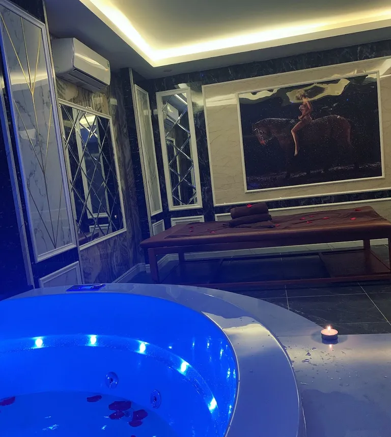 NURU MASSAGE HẠ LONG - Photo 1